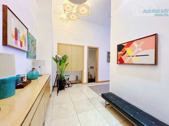 Chính chủ bán căn hộ 130m - 3n2vs - 8 tỷ KĐT Trung Hoà Nhân Chính tòa 24T2, đầy đủ NT