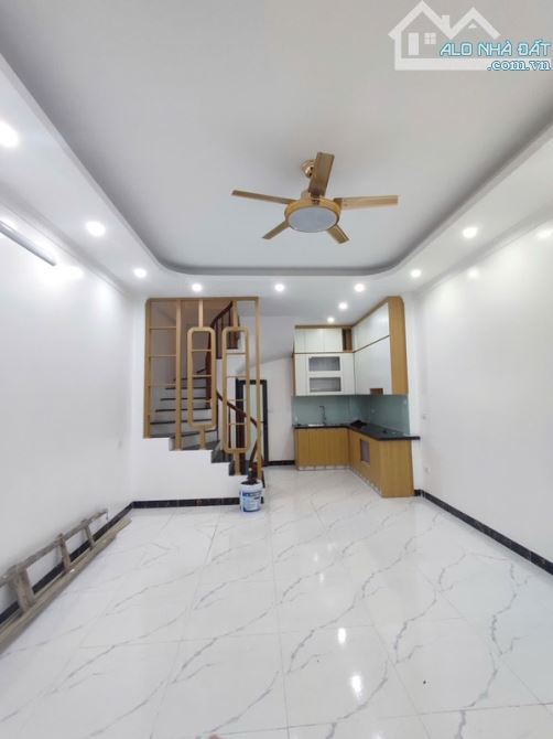 BÁN NHÀ PHỐ HỒNG HÀ -QUẬN HOÀN KIẾM -SỔ ĐỎ VUÔNG ĐÉT -37 m2-5 TẦNG -MẶT TIỀN 4M