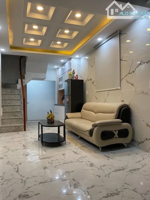 🏘️ NHÀ 4 TẦNG NGUYỄN CẢNH CHÂN Q1 – GIÁ CHỈ 9.2 TỶ – HẺM XE HƠI – KHU AN NINH!