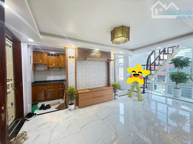 Bán gấp Z10 Tập Thể Bách Khoa, Tạ Quang Bửu, Hai Bà Trưng. 120m2 - 4 PN. 4,25tỷ