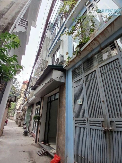 Bán nhà Đông Ngạc, DT 42m2 nhà dân xây, ngõ thông, ô tô đỗ gần, giá 6,5 tỷ