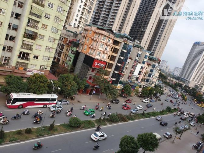 SIÊU PHẨM MẶT PHỐ NGUYỄN HOÀNG-VỈA HÈ RỘNG-KINH DOANH ĐỈNH 75.6m2 6 tầng (MT)4.7m giá 4x t
