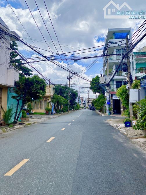 MẶT TIỀN ĐƯỜNG DÂN CHỦ - KHU KIẾN THIẾT - HIỆP PHÚ - QUẬN 9 - 92M2.