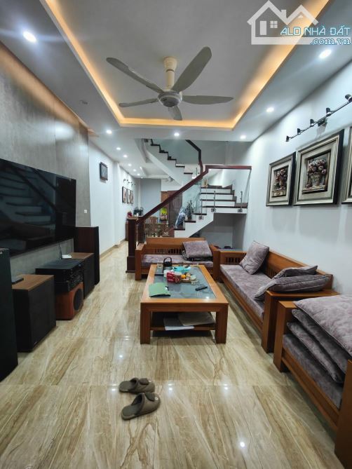 Bán nhà phố Mễ Trì 60m² x 5T - KD - Ô tô gần - NT xịn ở ngay 12 tỷ