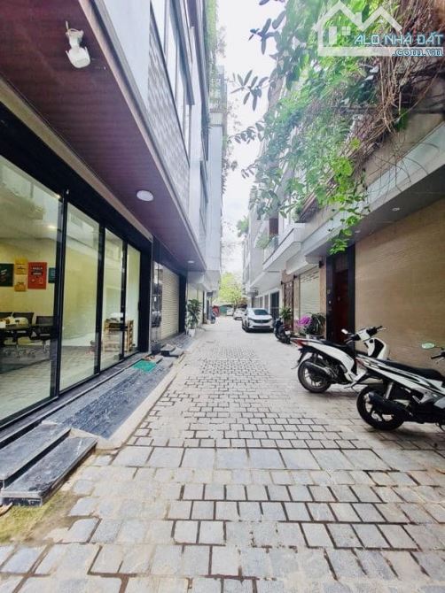 BÁN ĐẤT LÊ VĂN LƯƠNG 100M2 MT6,6M - TẶNG NHÀ THÔ 4 TẦNG - PHÂN LÔ Ô TÔ TRÁNH HV TƯ PHÁP