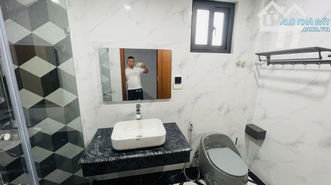 BÁN NHÀ 5 TẦNG THANG MÁY - FULL NỘI THẤT LUXURY PHỐ BỒ ĐỀ. DT:55M. GIÁ 12.5 TỶ. - 10