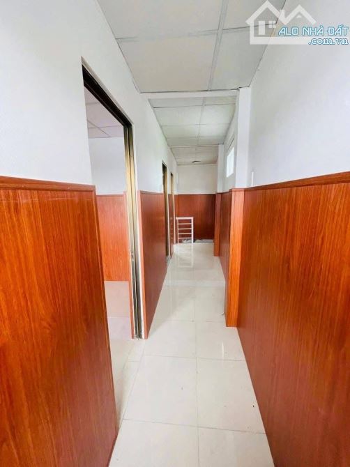 Nhà 1 Lầu 2 Mặt Tiền Đường Trước Sau. Ngay Thị Trấn Cần Giuộc. Sổ Hồng Riêng Giá Rẻ - 10