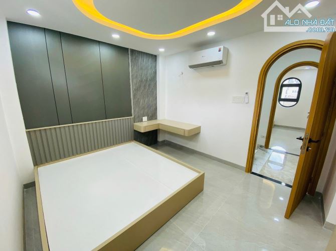 Bán nhà 1/ Phan Huy Ích ph12 DT:5,5x15 3 lầu 4pn, giá :7,2 tỷ TL - 10