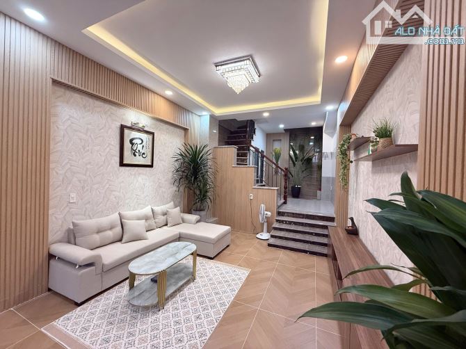 Bán nhà MT nội bộ Bùi Minh Trực- 4m x 13- 52m/2 - 1 trệt 4 Lầu + sân thượng - 4PN - F6 Q8 - 1