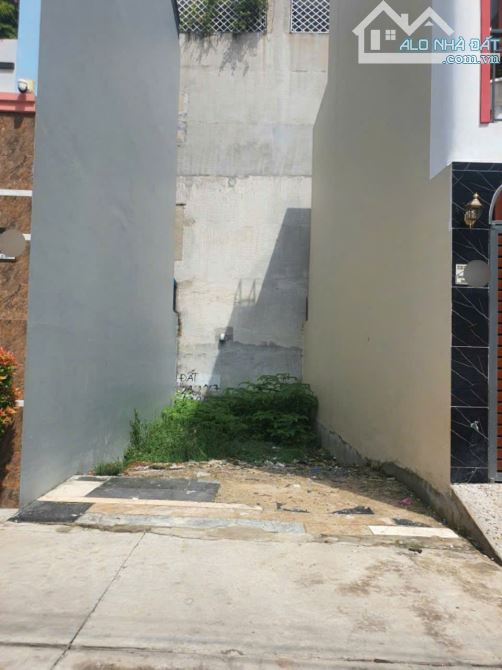 Đất lọt khe hồng riêng HL80 BHH B  bình tân đường 6m  diện tích 4,2 x12,4m giá 3,4tỷ - 1