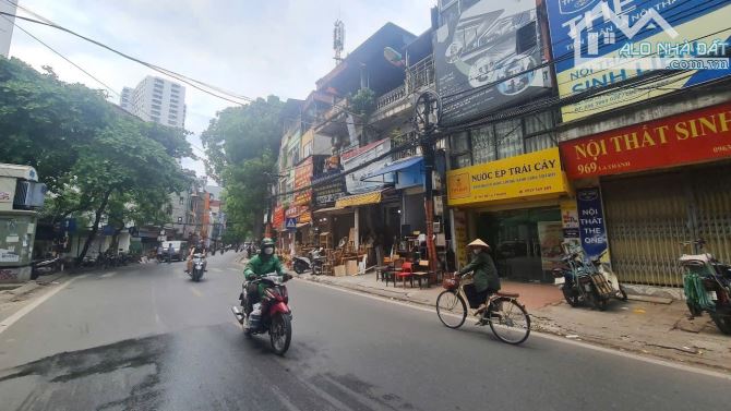 Bán nhà mặt phố đường Đê La Thành, Ba Đình, vỉa hè rộng, kinh doanh sầm uất, giá tốt - 1
