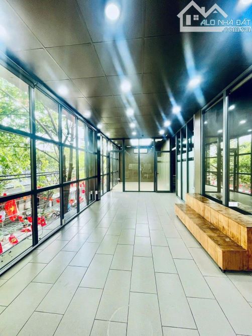Bán Tòa nhà 3 lầu 16x16 đường Phan Văn Trị P7 - 1