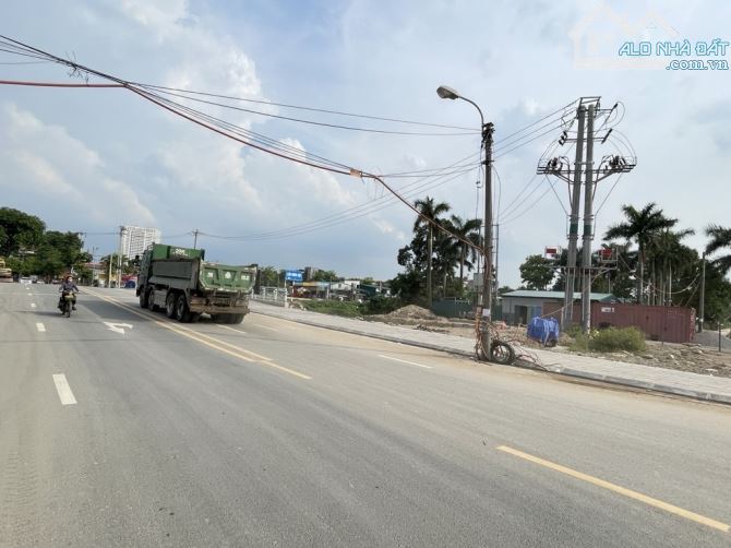 OTO TRÁNH. TẠI VIÊN NỘI ĐÔNG ANH. DT: 80m. GẦN SÂN BÓNG - 1
