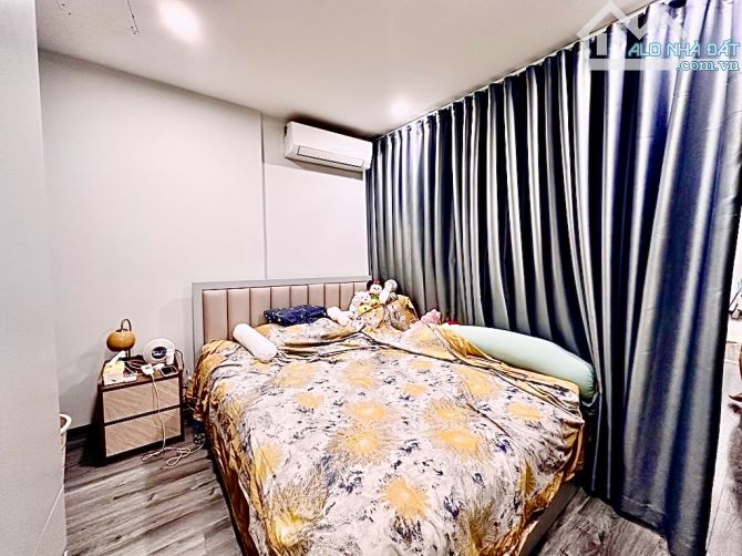 Bán nhà tập thể phố Nguyên Hồng tt ba đình fun nội xịn sò wiu hồ ô tô đỗ cầu thang - 1