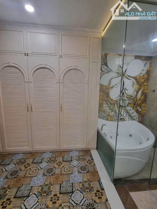 Bán gấp biệt thự view sông Sài Gòn, Đặng Thùy Trâm  P. 13, BT, 10x21, 3T , Thang Máy, 33.8 - 1