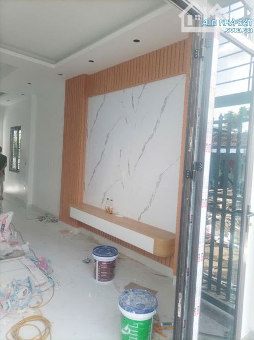 NHÀ 3 TẦNG - XÂY ĐỘC LẬP - SÂN CỔNG RIÊNG - 3 MẶT THOÁNG - NGÕ Ô TÔ - 1
