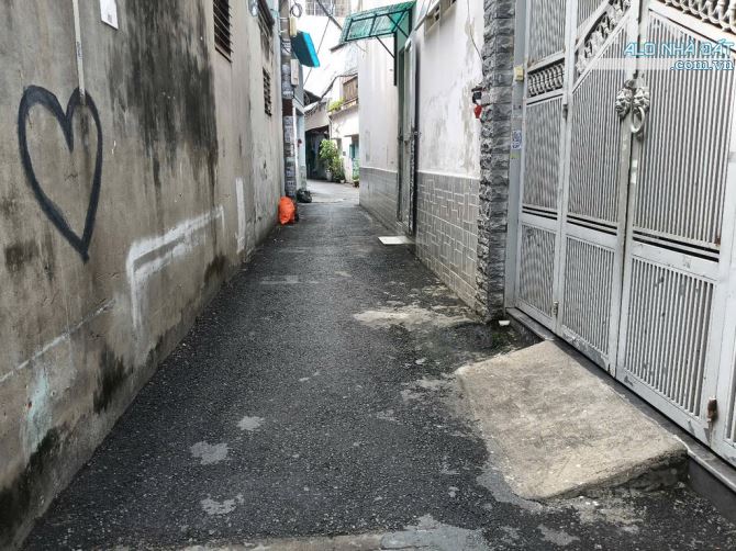 Bán nhà 1 trệt 2 lầu sân thượng giá mềm – ngay công viên Làng Hoa, Gò Vấp - 1