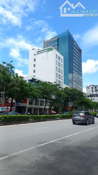 Bán nhà mặt phố Nguyễn Văn Cừ 186m2, 4 tầng, mt 8m, đang thuê 50t triệu, 59 tỷ - 1