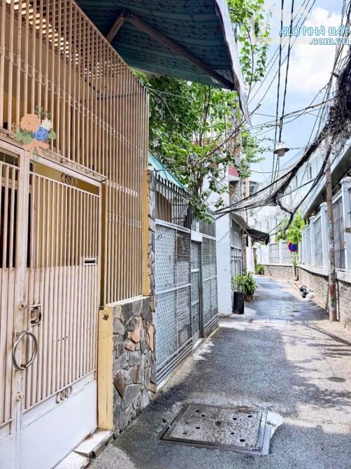 Nhà đẹp Lê Văn Sỹ, Q3 - Hẻm thông - Cách ô tô 20m - 3 tầng full nội thất - DTSD 60m² - 1