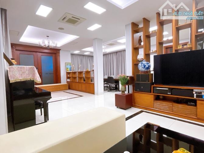 Hàng Hiếm ! Biệt thự đơn lập 236m2 x 5 tầng mặt tiền 30m linh đàm giá siêu tốt - 1