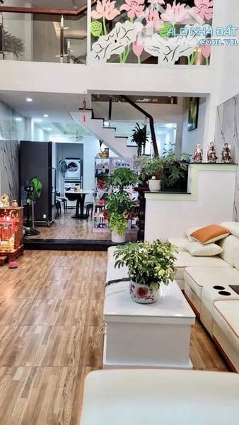 BÁN NHÀ QUẬN 9, NHÀ ĐẸP 3TẦNG DT58M, NGAY ĐƯỜNG GÒ CÁT, HẺM XE HƠI TRÁNH, CHỈ NHỈNH 5TỶ TL - 1