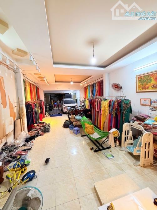 NHÀ MẶT TIỀN KINH DOANH ĐỈNH, GẦN NGÃ TƯ BỐN XÃ - DT 125M2 - NGANG 5M - 4 TẦNG - SỔ VUÔNG - 1
