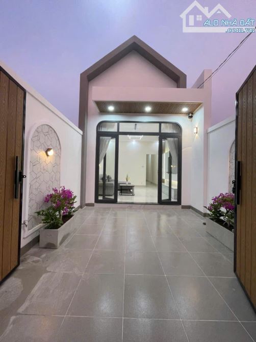 Nhà cấp 4, SHR, full nội thất, đường bê tông 5m, Tân Thạnh Đông, Chỉ 1 tỷ 200. - 1