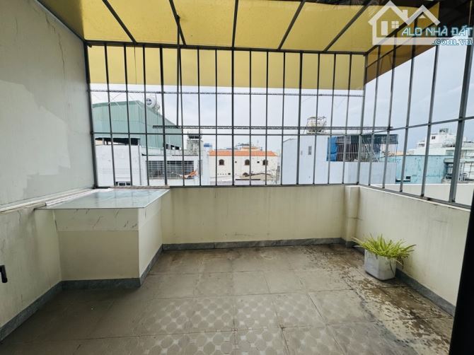 NHÀ ĐẸP HIỆP TÂN- TÂN PHÚ - HẺM XE HƠI - 4x9m- GIÁP QUẬN 11 - TẶNG FULL NỘI THẤT - 1
