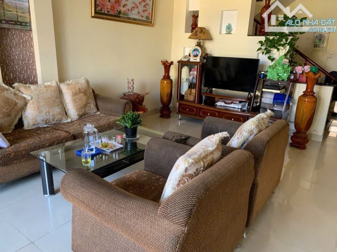 Cần bán Nhà Phố Nhà Mặt Tiền, đường Mê Linh, P.09, Đà Lạt, cách Hồ Xuân Hương 1 km