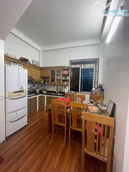 Bán nhà Đa Sỹ - Hà Đông - Gần chợ - Nhà dân xây 38m2 - 4 Tầng - 4 ngủ - Giá 6 tỷ - 1