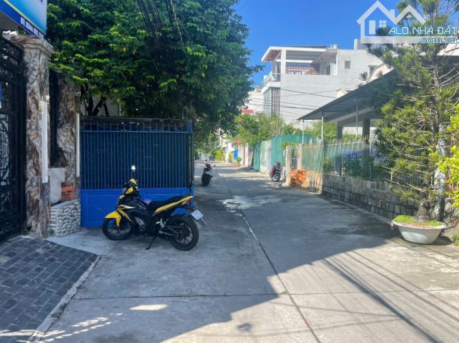 BÁN NHÀ CẤP 4 ĐƯỜNG DƯƠNG HIẾN QUYỀN BA LÀNG GẦN BIỂN  , TP NHA TRANG GIÁ 7,880 TỶ - 1