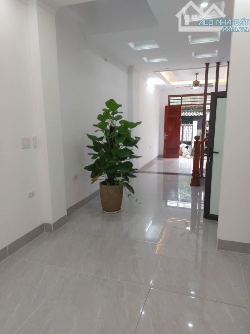Siêu Phẩm Nhà Đẹp Việt Hưng, Long Biên, 5T, 47m2, chỉ 7,6 tỷ( lô góc, ô tô Vf3 đỗ cửa) - 1