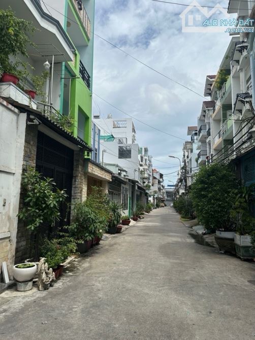 Nhà hẻm xe hơi tránh Phường 14 Gò Vấp, Phan Huy Ích, 3 tầng, giá 7.9 tỷ - 1