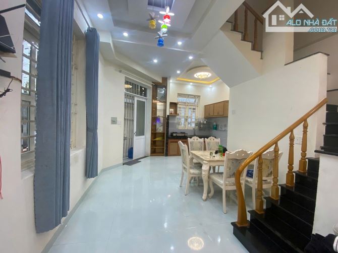 🏡 BÁN NHÀ ĐẸP GẦN BIỂN – 1 TRỆT 2 LẦU 1 TUM – HẺM Ô TÔ PHAN CHU TRINH – NGANG KHỦNG 9.6M! - 1