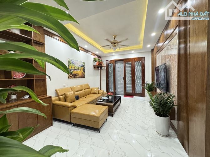 🏬 PHÂN LÔ - 7 TẦNG THANG MÁY - 10.8 TỶ - MẶT NGÕ GẦN PHỐ - GẦN HOÀNG QUỐC VIỆT - 1