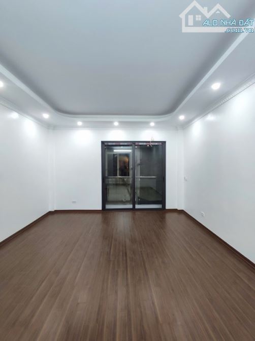BÁN NHÀ PHỐ HỒNG HÀ -QUẬN HOÀN KIẾM -SỔ ĐỎ VUÔNG ĐÉT -37 m2-5 TẦNG -MẶT TIỀN 4M - 1