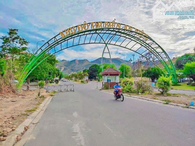 Bán nhanh loo góc 2 mặt tiền khu Đô Thị biển An Viên, Vĩnh Nguyên, TP Nha Trtang - 1