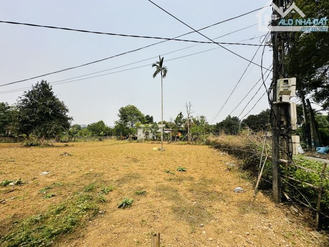 SIÊU PHẨM 2 MẶT TIỀN TRỤC CHÍNH THÔN CÓ DT 1821m2 XUNG QUANG CỰC KÌ NHIỀU KHU NGHỈ DƯỠNG - 1
