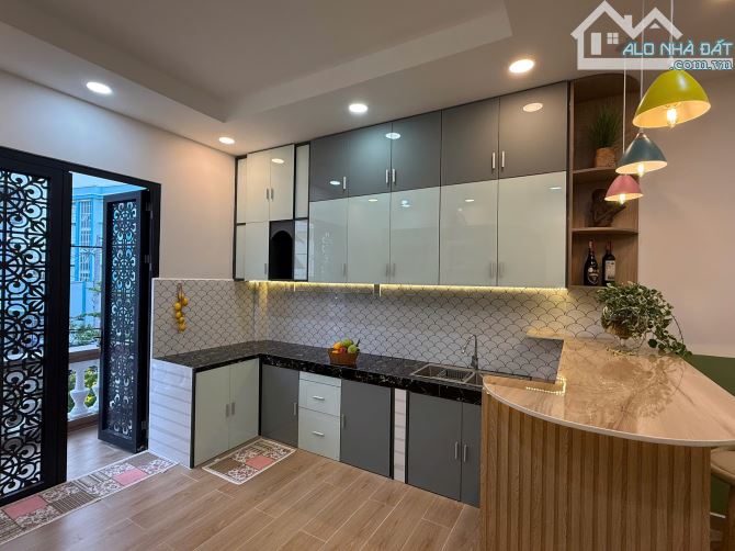 Bán nhà MT nội bộ Bùi Minh Trực- 4m x 13- 52m/2 - 1 trệt 4 Lầu + sân thượng - 4PN - F6 Q8 - 12