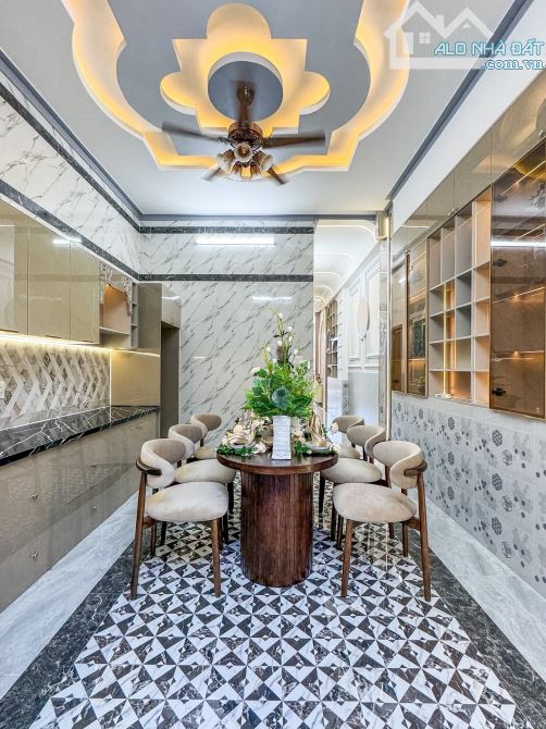 NHÀ TRỤC CHÍNH HẺM LIÊN TỔ 3-4 NGUYỄN VĂN CỪ CÓ SÂN ĐỖ Ô TÔ - 14