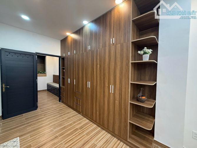 Bán nhà MT nội bộ Bùi Minh Trực- 4m x 13- 52m/2 - 1 trệt 4 Lầu + sân thượng - 4PN - F6 Q8 - 16