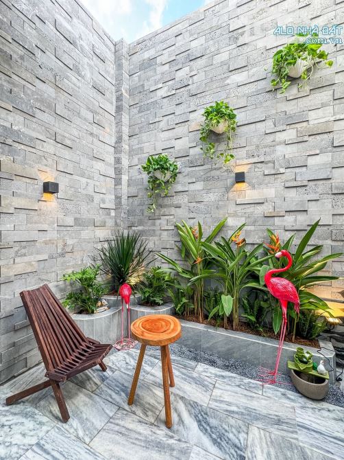 NHÀ TRỤC CHÍNH HẺM LIÊN TỔ 3-4 NGUYỄN VĂN CỪ CÓ SÂN ĐỖ Ô TÔ - 16