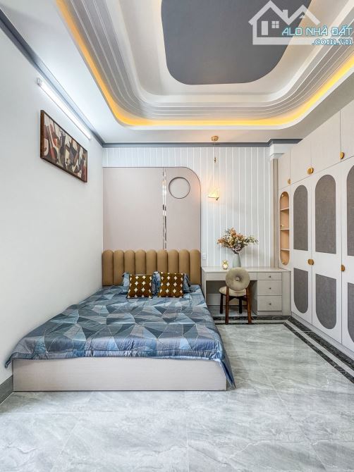 NHÀ TRỤC CHÍNH HẺM LIÊN TỔ 3-4 NGUYỄN VĂN CỪ CÓ SÂN ĐỖ Ô TÔ - 18