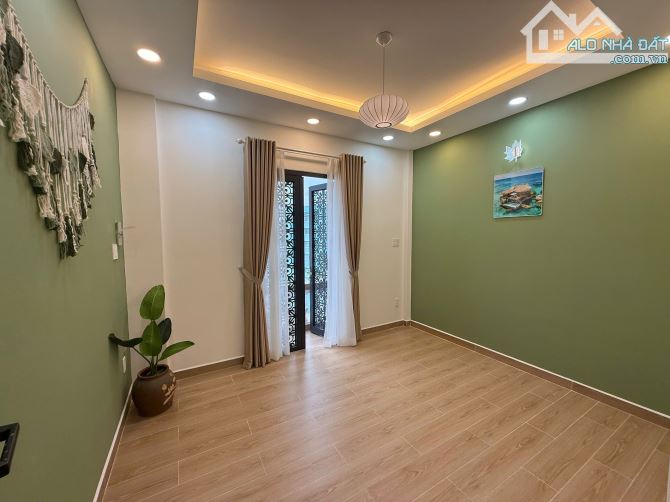 Bán nhà MT nội bộ Bùi Minh Trực- 4m x 13- 52m/2 - 1 trệt 4 Lầu + sân thượng - 4PN - F6 Q8 - 19