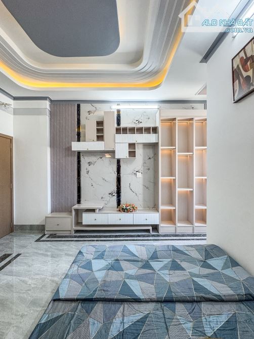 NHÀ TRỤC CHÍNH HẺM LIÊN TỔ 3-4 NGUYỄN VĂN CỪ CÓ SÂN ĐỖ Ô TÔ - 19