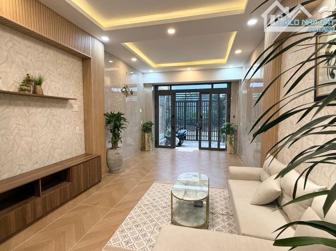 Bán nhà MT nội bộ Bùi Minh Trực- 4m x 13- 52m/2 - 1 trệt 4 Lầu + sân thượng - 4PN - F6 Q8 - 2