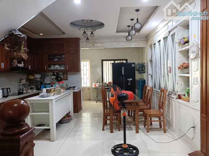 ⸻  BÁN NHÀ MẶT TIỀN NGUYỄN XÍ, LIÊN CHIỂU – NHÀ 4 TẦNG KIÊN CỐ – GIÁ 8.5 TỶ  Vị trí: Nhà - 2