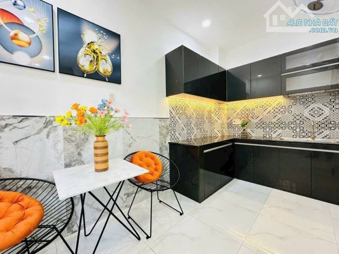 CHIẾN THẮNG VĂN QUÁN PHÂN LÔ - Ô TÔ 2 MẶT TRƯỚC SAU - 40M X5 TẦNG 12 TỶ - 2