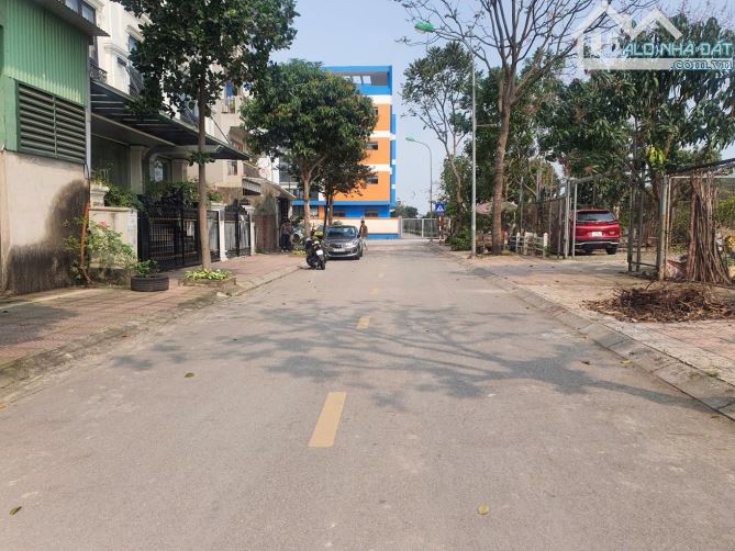 CHỦ NGỘP BANK CẦN BÁN GẤP NHÀ MẶT PHỐ, TRUNG TÂM, VIỆT HƯNG, LONG BIÊN PHÂN LÔ – Ô TÔ – KI - 2