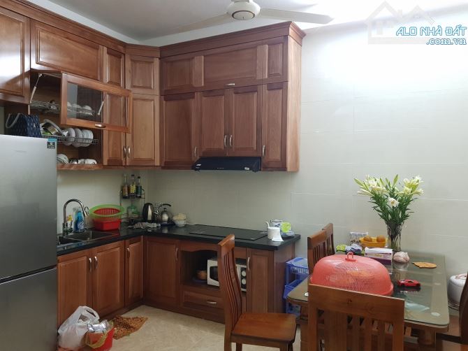 Cho thuê nhà Lê Đức Thọ - Từ Liêm DT 38m x 5 tầng, nở hậu, ôtô đỗ giá 13.5tr/th - 2